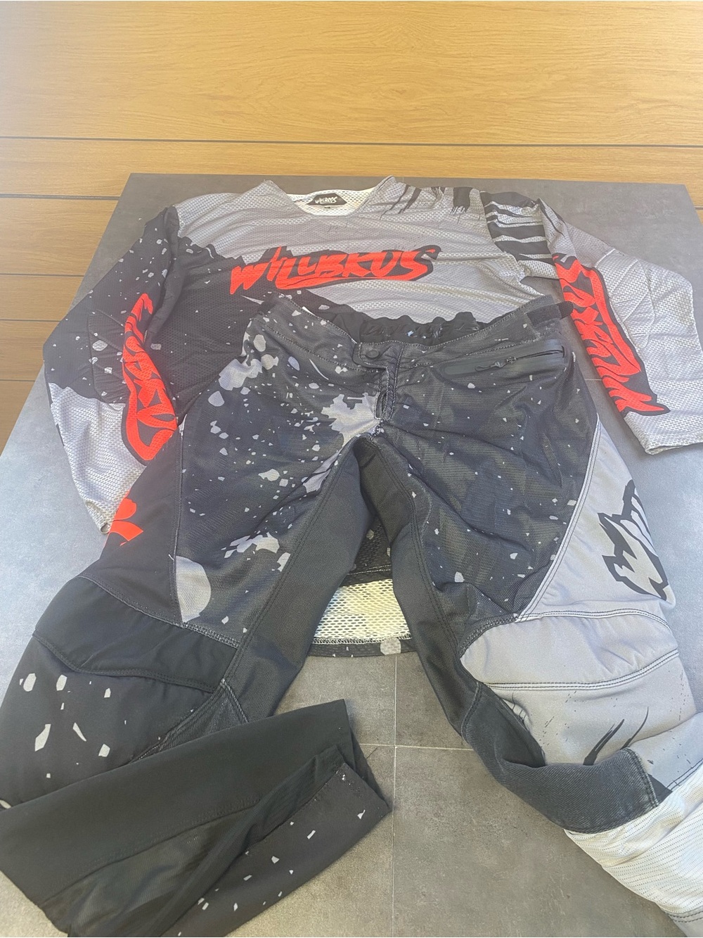 Willsbros Men's Motocross Dirt Bike MX Racing Jersey(Lrg) & Pants (34) Set-CLEAN